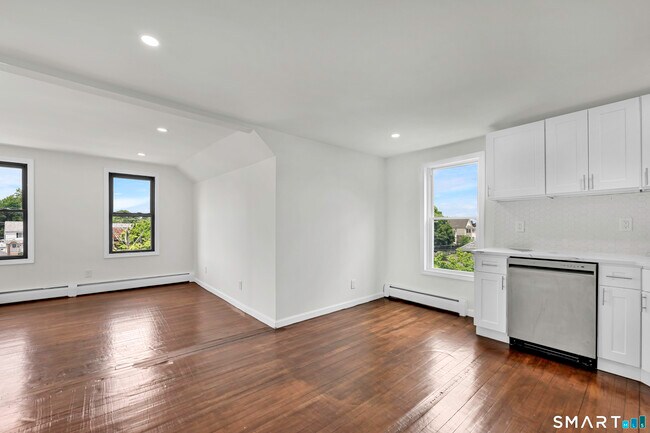 Foto del edificio - 54 Overlook Ave
