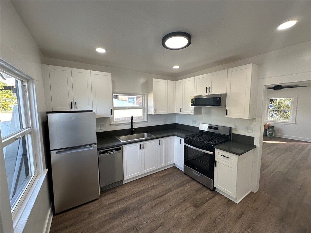 Foto principal - 821 N San Gabriel Ave