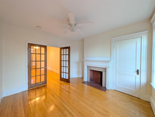 Foto del edificio - 329 Harvard St