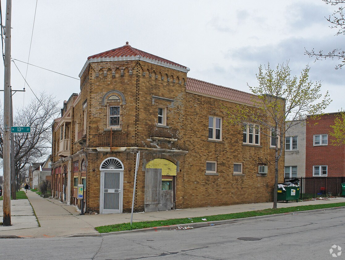 Building Photo - 1306-1318 W Atkinson Ave