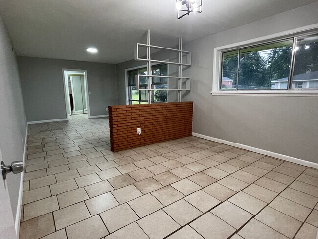 Foto del edificio - NICE HOME IN NORTH HIGHLANDS SUBDIVISION