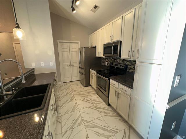 Building Photo - 27 Kassebaum Ln