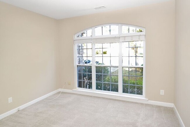 Building Photo - 1428 Bedlington Dr NW
