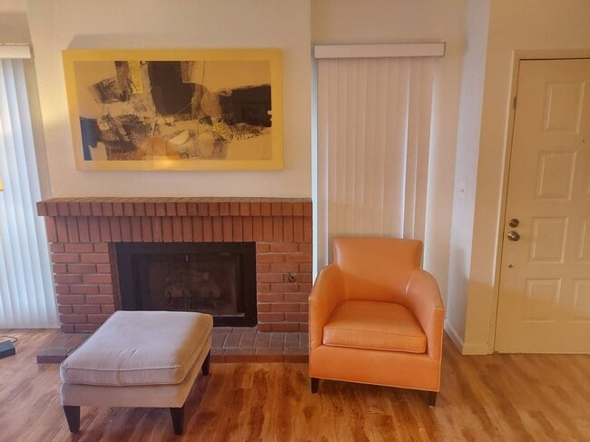 Building Photo - 217 Ada Ave