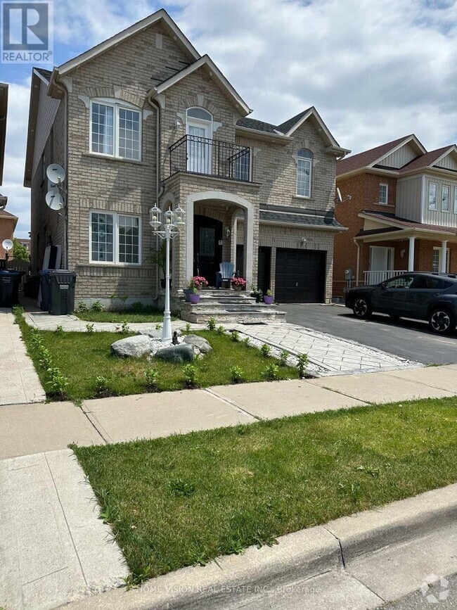 Building Photo - 17 Atira Ave