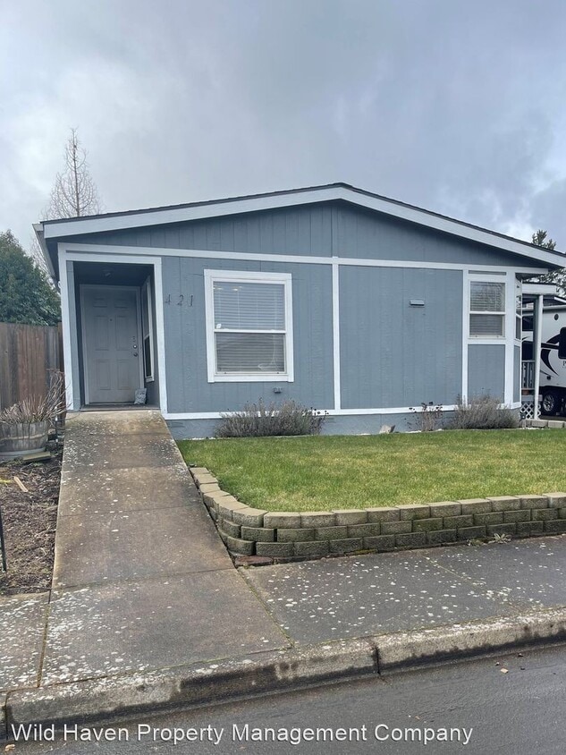 Primary Photo - 3 br, 2 bath House - 421 SW Shelton St