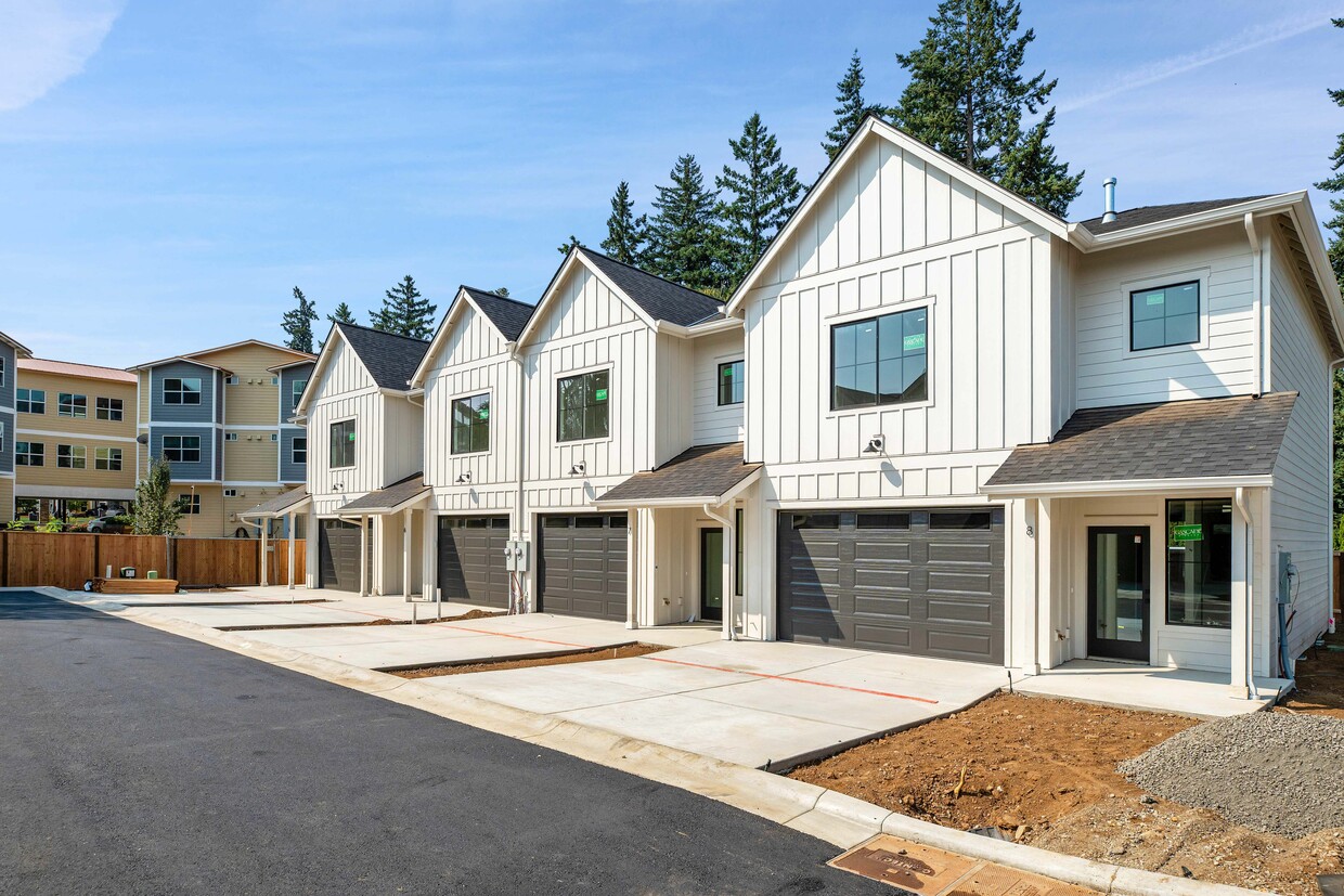 Foto principal - Landover Townhomes