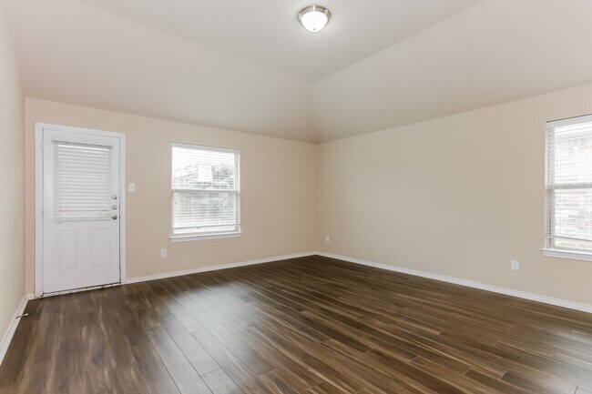Foto del edificio - 2833 Adams Fall Ln