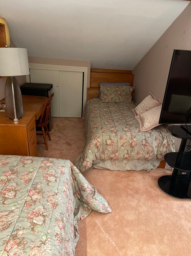 221 Ledge Dr Unit 221, Torrington, CT 06790 Condo for Rent in