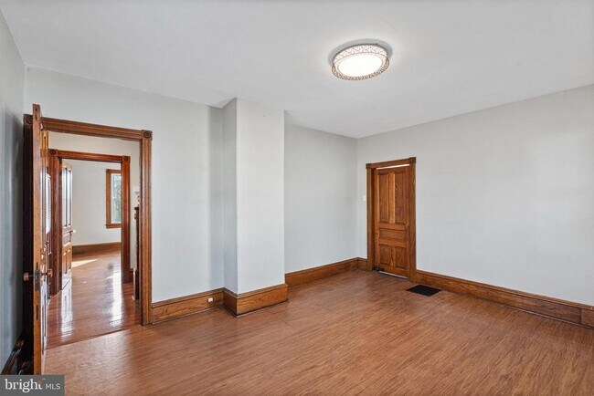 Foto del edificio - 923 N Main St