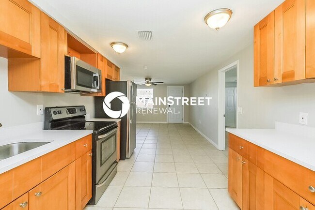 Building Photo - 3 Bedroom Pet-Friendly Home in NEW PORT RICHEY, FL with Main Street Renewal