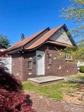 Building Photo - 141 Woodbridge Ave