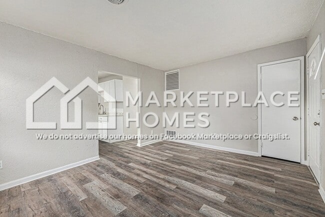 Building Photo - 12782 Couwlier Ave