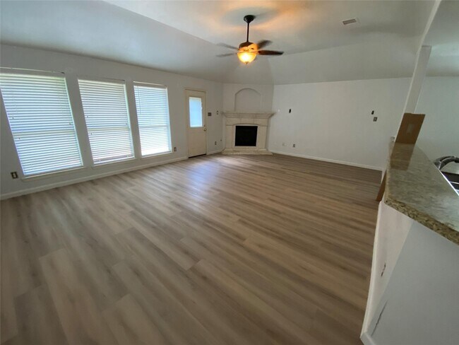 Building Photo - 25910 N Lakefair Dr