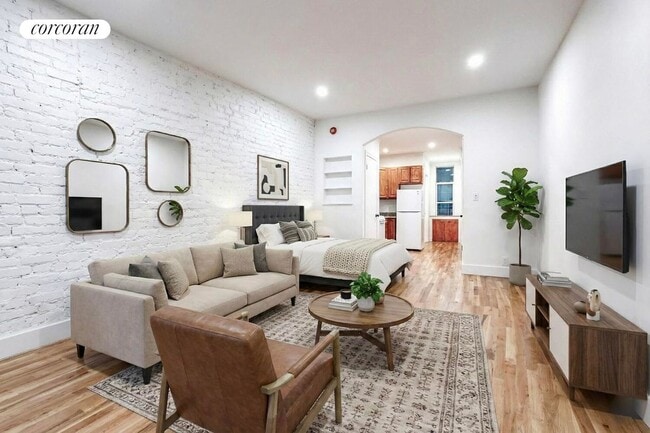 Building Photo - 344 W 17th St