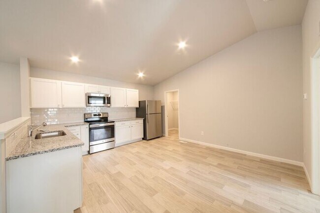 Foto del edificio - 4001 Watertown Dr