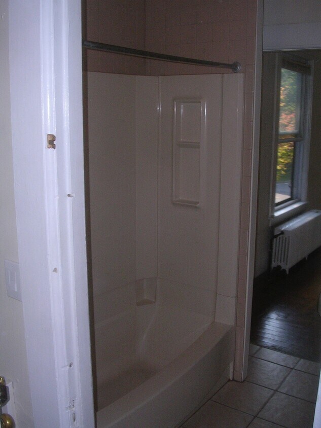 115 Northampton Rd Unit 115B Northampton Rd., Amherst, MA 01002 Condo