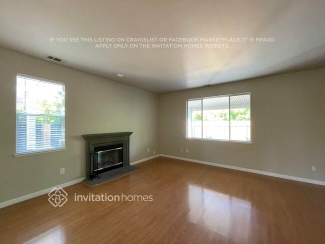 Building Photo - 278 Woodcrest Dr