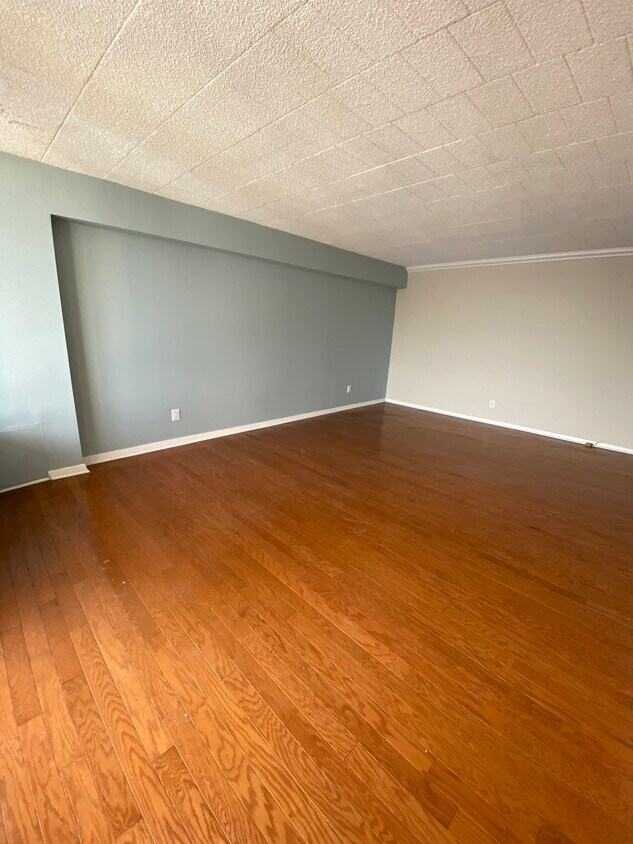 9060 Palisade Ave, North Bergen, NJ 07047 Condo for Rent in North