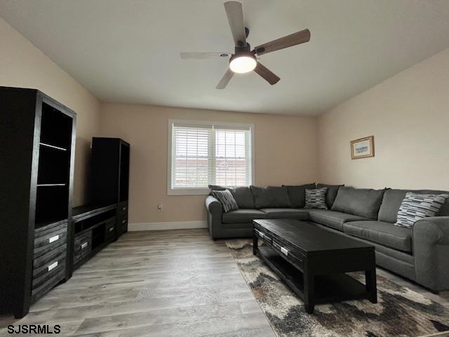 Foto del edificio - 9223 Ventnor Ave