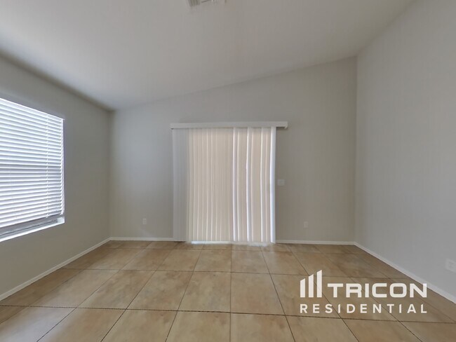 Foto del edificio - 3426 W Wayland Dr