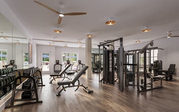 Building Photo - Artistry on Greenwich