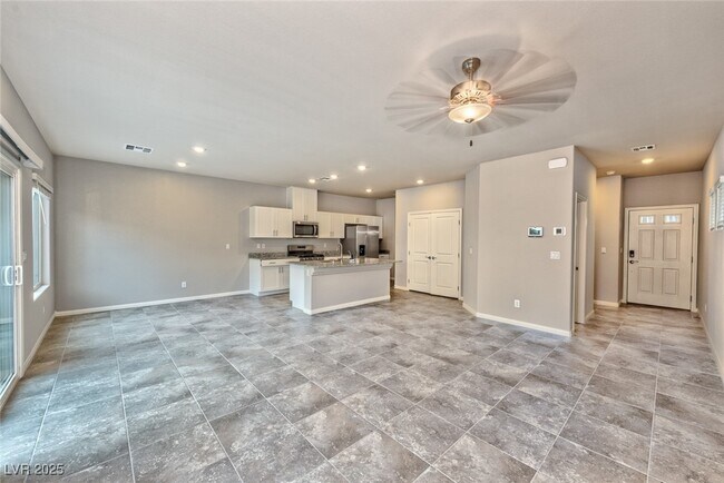 Foto del edificio - 7850 W Shelbourne Ave