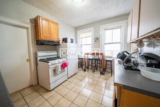 Building Photo - 447 Park Dr