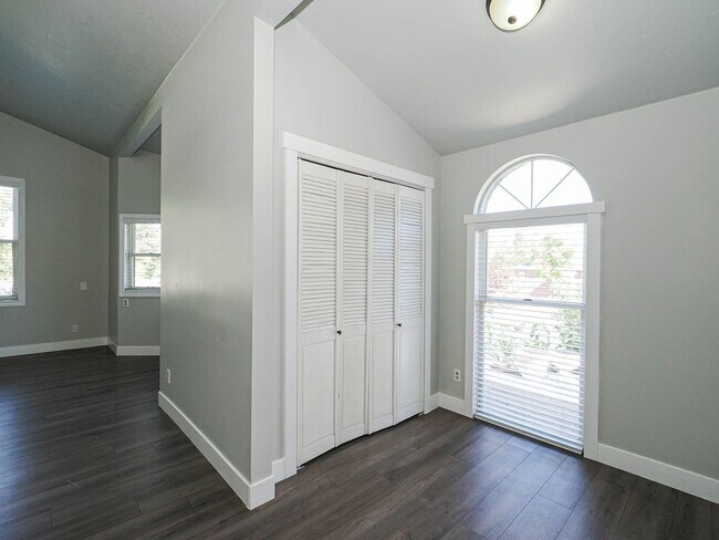 Building Photo - 408 E 775 N