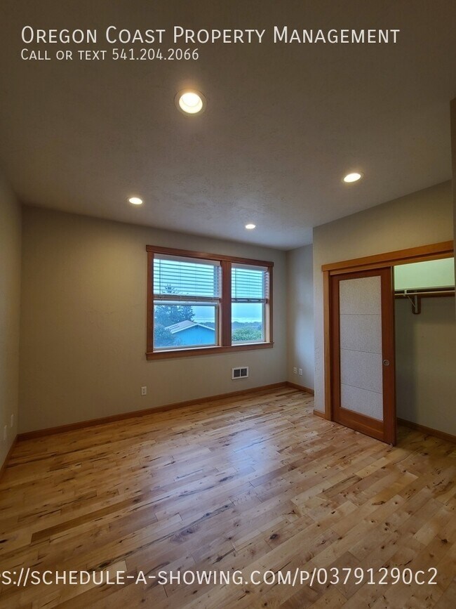 Building Photo - 961 NW Lanai Loop