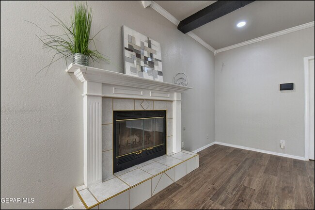 Foto del edificio - 1909 Polly Harris Dr