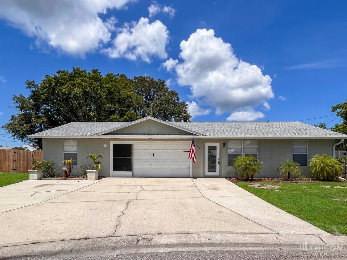 Primary Photo - 5513 3rd Avenue Plaza W Bradenton FL