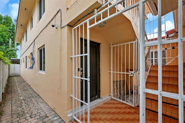 Foto del edificio - 2754 SW 13th St