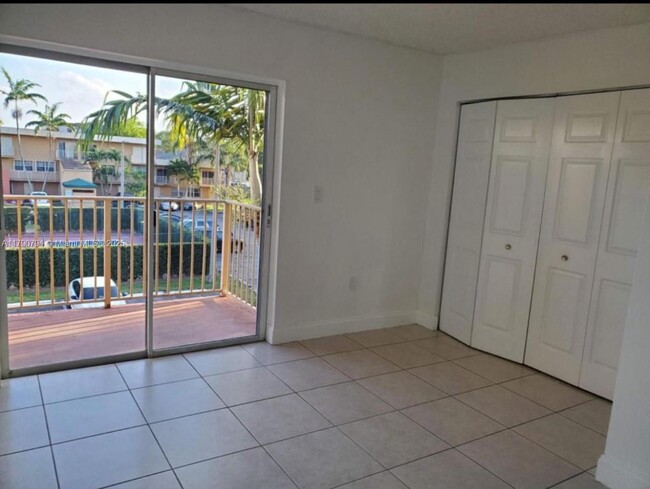 Building Photo - 7510 SW 152nd Ave