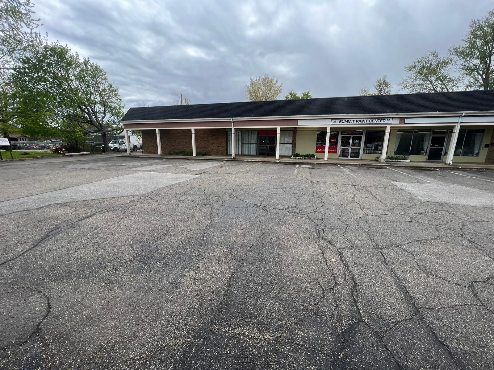 1424 Wooster Rd. Barberton, OH 44203 – photo 2