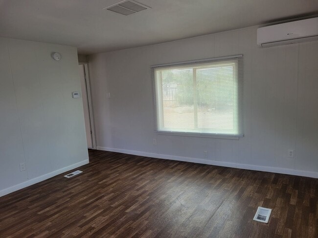 Foto del edificio - 3 Bed 2 Bath