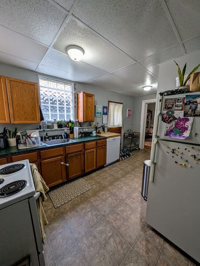 Photo - 138 S 24th St Apartment