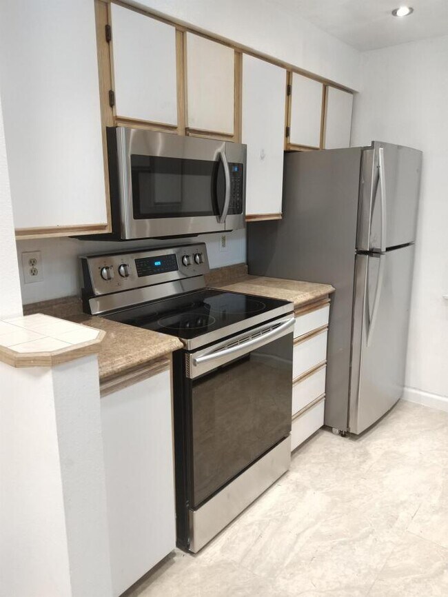 Building Photo - 3 bedroom in Everett WA 98204