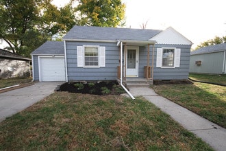 Building Photo - 109 Sunset Dr