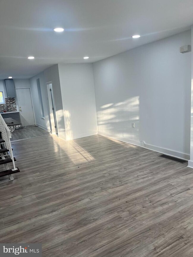 Building Photo - 1437 S 47th St