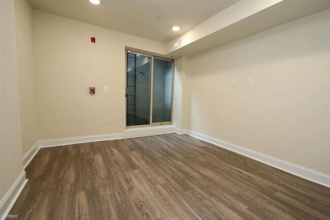 Foto del edificio - 5 br, 5 bath Triplex - 1950 N GRATZ ST Unit A