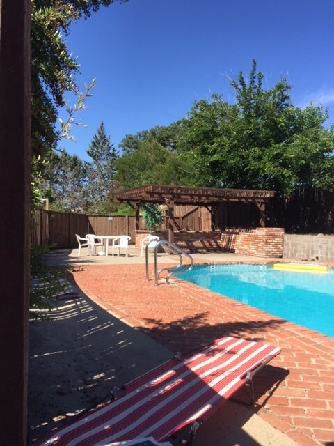 Foto del edificio - Jackson Townhome