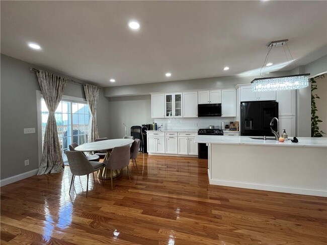 Foto del edificio - 301 Hunting Hill Dr