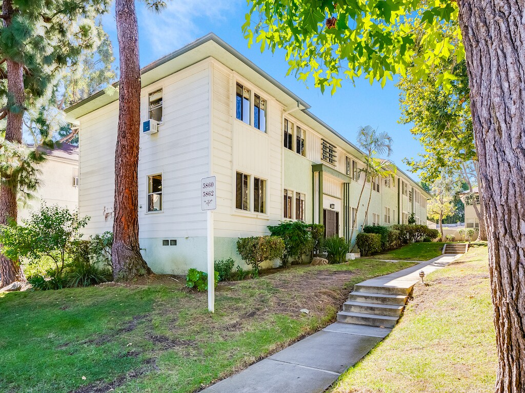 Great Location - 5860 Bowcroft St