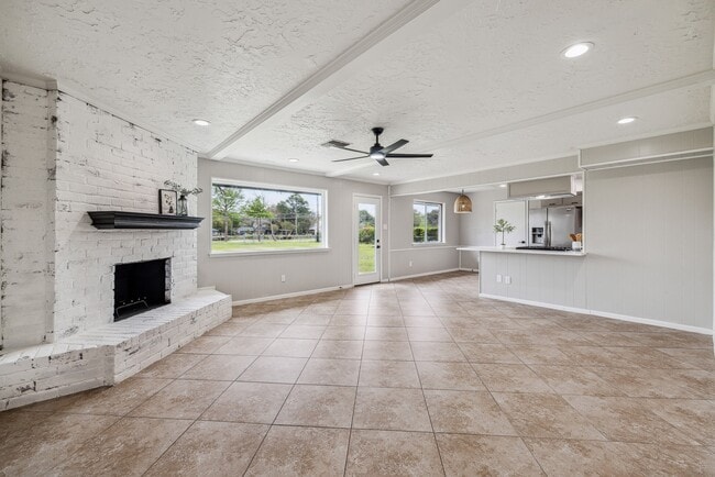 Building Photo - 8414 N Tahoe Dr