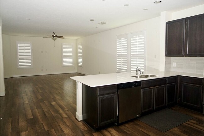Foto del edificio - 3606 Russett Glen Ln