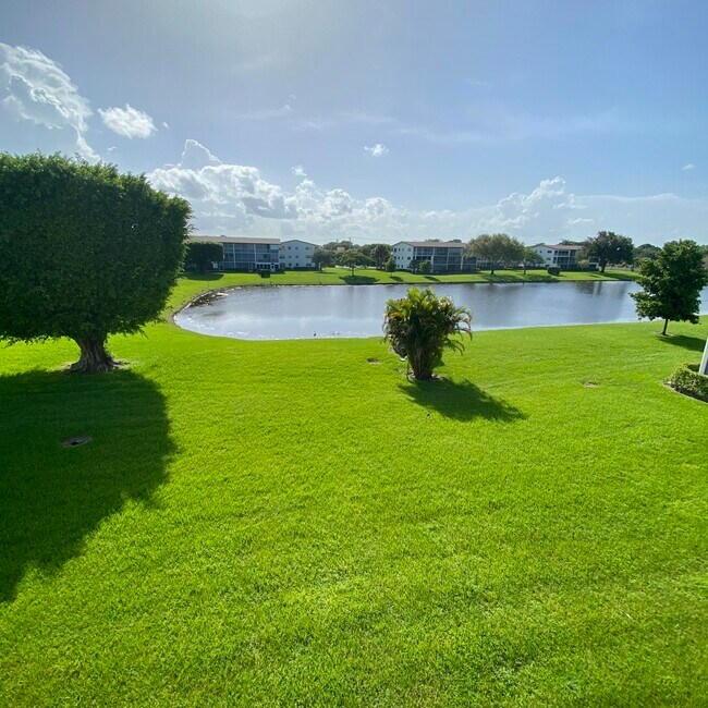 Building Photo - 159 Brighton D