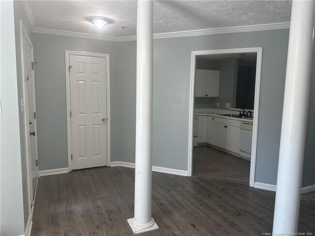 Foto del edificio - 302 Bubble Creek Ct