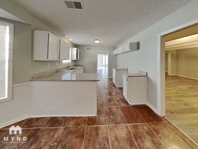 Foto del edificio - 2569 Richwood St