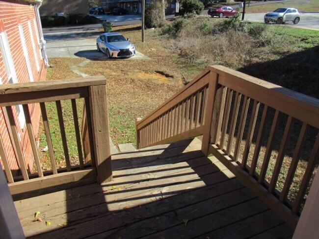 Foto del edificio - Burson Ave. 627C